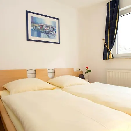 Appartementhaus Mit Balkon Im Ostseebad Hs *