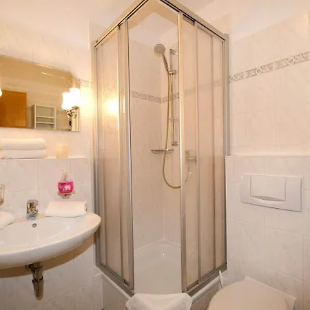 Appartementhaus Mit Balkon Im Ostseebad Hs *