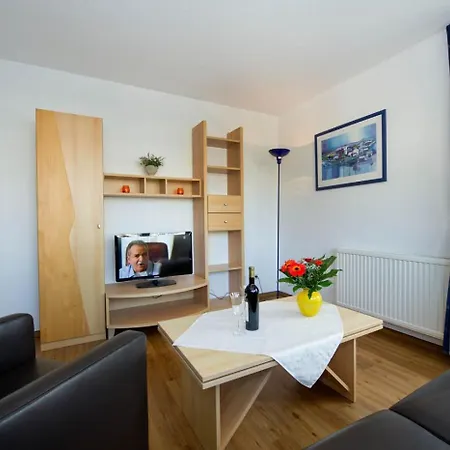 Appartementhaus Mit Balkon Im Ostseebad Hs Pansiyon